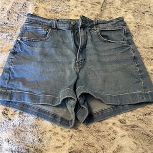 American Eagle Blue Jean Shorts size 6 women’s
